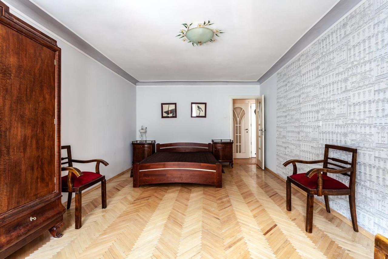 Four Bedrooms Apartment In The Heart Of 리비프 외부 사진